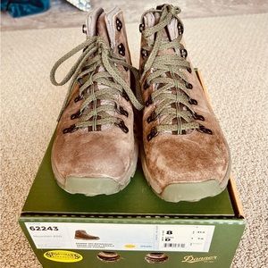 Danner Mountain 600 Leather Waterproof Hiking Boots-Dark Earth/Woodthrush-Sz 8